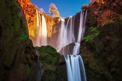 Erlebe die gischt der ouzoud-wasserfälle, schlendere durch olivenhaine und genieße ein mittagessen mit blick auf marokkos höchste wasserfälle. inklusive abholung und rückfahrt ab marrakesch.