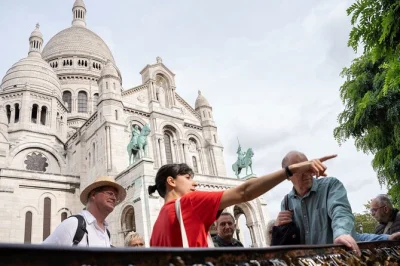 Start at moulin rouge, taste a prize-winning croissant, stroll montmartre’s cobbled lanes with a local guide, and see sacré-cœur from a new angle. small group, includes tastings.