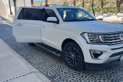 Step out of sjd airport and into a private, air-conditioned ride to cabo san lucas with a bilingual driver, cold drinks, and stress-free pickup—no crowds or confusion.