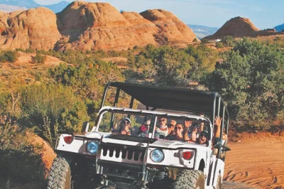 Feel the thrill on moab’s hell’s revenge sunset hummer tour—dinosaur tracks, hidden arches, and canyon overlooks with snacks and expert local guides included.