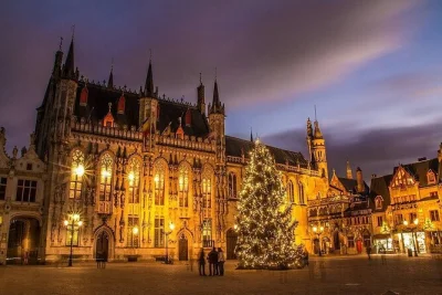 Step into bruges after dark on a small group walk with real murder tales, hidden corners, and local history—includes english-speaking guide and easy access.