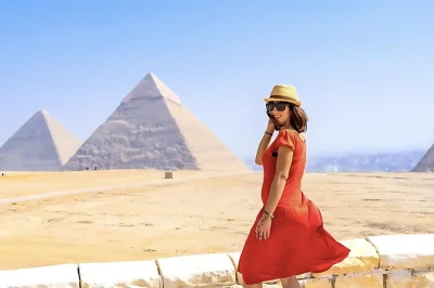 Parti da sharm per un’intera giornata tra il museo egizio, le piramidi di giza e la sfinge, con pranzo, crociera sul nilo e trasferimenti inclusi.