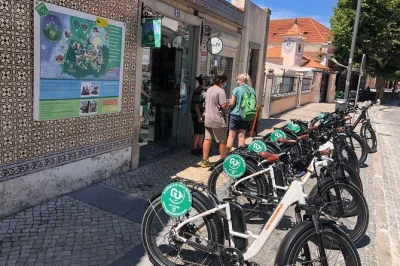Scopri sintra e cabo da roca in e-bike, tra palazzi incantati e sentieri tranquilli nel bosco. app per la navigazione, assistenza e attrezzatura inclusi.