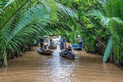 Tausche den trubel von ho-chi-minh-stadt gegen kokoshainen und flussidylle im mekong delta. inklusive hoteltransfer, mittagessen, boots- und fahrradtour.
