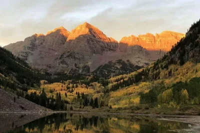 Leave seattle behind for a small group olympic park day trip with scenic ferry rides, hurricane ridge views, and lake crescent walks—lunch and park entry included.