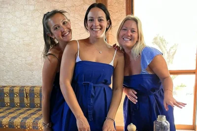 Scopri chania cucinando piatti cretesi autentici con ingredienti freschi dall’orto biologico, ascolta storie di famiglia e gusta un pasto con vino locale. pranzo o cena inclusi.