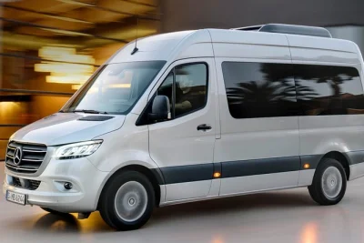 Parti da santorini senza stress: pickup in hotel, trasferimento diretto all’aeroporto jtr, servizio 24 ore su 24 e tanto spazio per i bagagli. viaggia comodo con un autista locale.