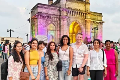Explore os bairros fort e colaba em mumbai, descubra 500 anos de histórias, visite pontos icônicos como gateway of india e caminhe com um guia local apaixonado.
