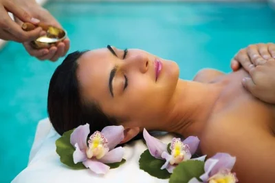 Descubre Éfeso, visita la casa de la virgen maría y relájate en un auténtico baño turco. tour privado desde kusadasi con almuerzo y transporte incluidos.