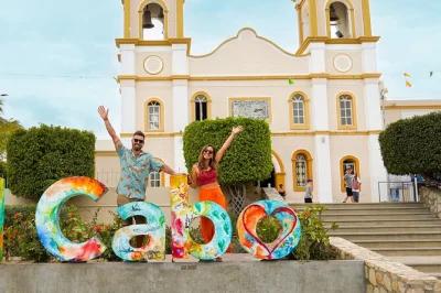 Vivi la brezza marina all’arco di cabo, guarda i maestri del vetro soffiato, assaggia il cioccolato a san jose del cabo e gusta un pranzo messicano con pickup in hotel incluso.