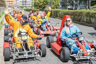 Siente la energía de shibuya en un go kart, cruza el famoso shibuya crossing disfrazado, ríe con locales y disfruta de un paseo guiado—con seguro y recogida fácil.
