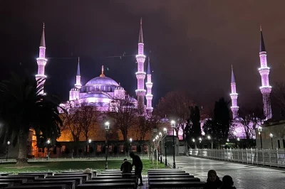 Descubre estambul: recorre el hipódromo, maravíllate con santa sofía, explora el palacio de topkapi y piérdete en el gran bazar con guía privado y acceso sin colas.