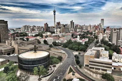 Feel the pulse of johannesburg and soweto on a full day guided tour, from constitution hill to vilakazi street, with hotel pickup and local stories included.