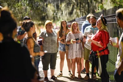 Follow costumed guides through savannah’s haunted bars, hear ghost stories on river street, and enjoy a 2.5-hour walking tour with friends—21+ only.