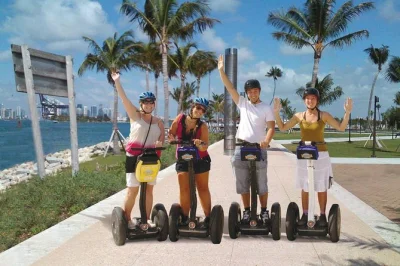 Découvrez miami en segway à south beach, dans le quartier art déco et ses parcs en bord de mer. guide local, casque et séance d’initiation inclus.