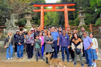 Scopri i siti patrimonio unesco di kyoto e nara, incontra i cervi del parco di nara e prova a preparare il vero tè matcha di uji—pranzo e trasporto guidato inclusi.