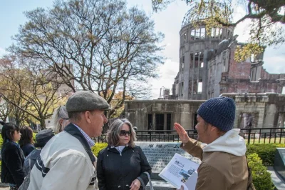 Scopri la storia di hiroshima con una guida locale, visita il museo della pace, ammira il domo della bomba atomica e gusta un pranzo con vista sulla città alla orizuru tower.