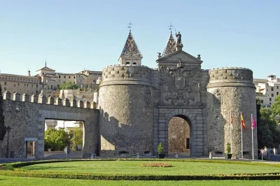 Toledo entdecken: kathedrale, jüdisches viertel und el grecos meisterwerk bei einer halbtägigen tour ab madrid mit tickets, guide und tollen ausblicken.