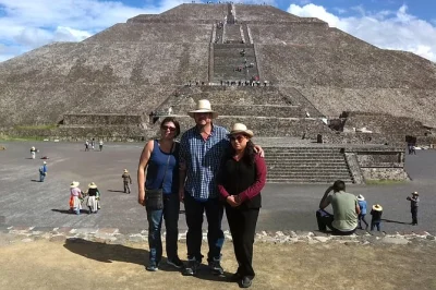 Scopri l’energia antica di teotihuacan, esplora le rovine di tlatelolco e visita la basilica di guadalupe in un tour privato con pranzo e trasferimento dall’hotel a città del messico.