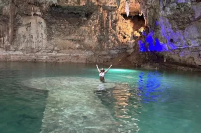 Scopri la storia maya a chichen itza, nuota nei cenotes suytun e ik-kil e passeggia per la coloniale valladolid, con guida, pranzo e trasferimenti inclusi.