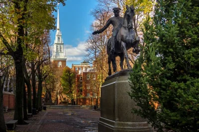 Follow the entire freedom trail in boston, from the state house to bunker hill & uss constitution, with a local guide and all stops included. no tipping expected.