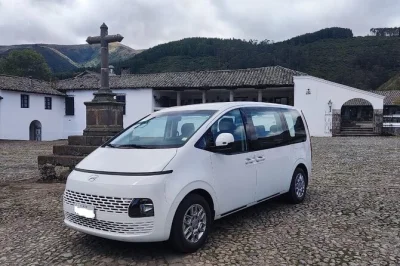 Prenota un trasferimento privato tra l’aeroporto di quito e il tuo hotel. servizio affidabile, 24 ore su 24, 7 giorni su 7, con autisti locali. viaggio facile, sicuro e confortevole in ecuador.
