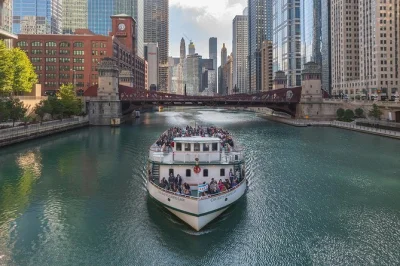 Feel chicago’s skyline come alive on a river cruise led by passionate architecture guides. hear untold stories, see iconic buildings, and enjoy live commentary aboard first lady.