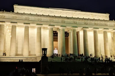 See dc’s illuminated memorials on a night tour with a local guide, small group glass-roof upgrade, and stops at the white house, lincoln memorial, and more.