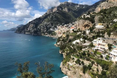 Descubre positano, amalfi y ravello en una excursión privada por la costa amalfitana con paradas flexibles, guía local y recogida en hotel—ideal para fotos en la playa y visitas a catedrales.