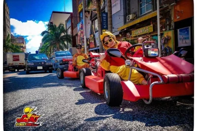 Vivi l’emozione di guidare un go-kart per le vie di naha a okinawa, vestito come il tuo personaggio preferito. guida, noleggio costume e prenotazione facile inclusi.