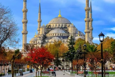 Descubre estambul con guía privado: palacios, mezquitas y bazares. incluye paseo en ferry por el bósforo, recogida en hotel y ruta flexible. vive la ciudad de cerca.
