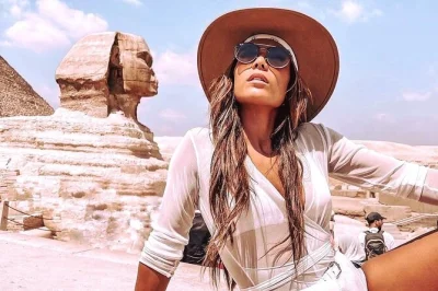 Scopri l’antico egitto con un tour privato alle piramidi di giza e alla sfinge da il cairo, con biglietti inclusi, pickup in hotel e guida egittologa esperta.