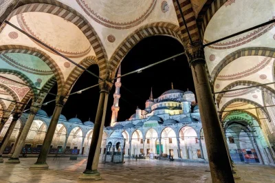 Step into istanbul’s history with skip-the-line access to hagia sophia, the blue mosque, and the lively grand bazaar. includes hotel pickup and expert guide.