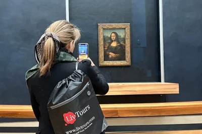 Step inside the louvre in paris before the crowds, see the mona lisa up close with just 6 people, and explore masterpieces with a passionate guide—entry included.