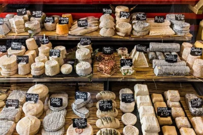 Let yourself wander bordeaux’s medieval streets, sample artisan breads, cheeses, and charcuterie, and end with a generous wine pairing. includes all tastings.