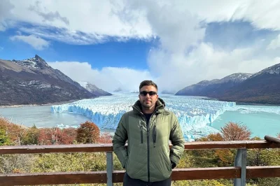 Feel the power of perito moreno glacier up close on a day trip from el calafate, with walkways, viewpoints, and an optional boat ride. includes pickup and local guide.