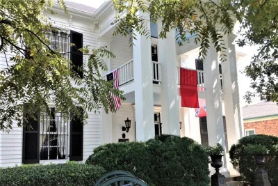 Step inside franklin’s civil war history from nashville—walk through lotz house, carter house, and carnton with a guide, plus time in downtown franklin. includes pickup.