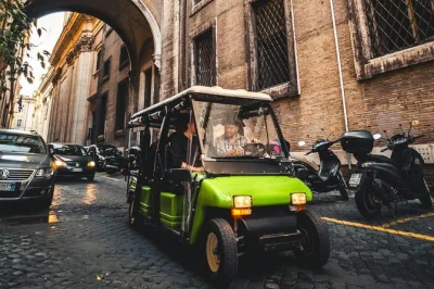 Descubre roma en un tour en golf cart para grupos pequeños con paradas en el panteón, fontana di trevi, plaza de san pedro y lugares ocultos. accesible para sillas de ruedas.