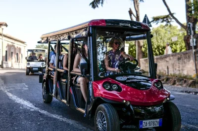 Découvrez rome en golfette privée avec un guide local, entrée au panthéon incluse, arrêts flexibles et prise en charge à l’hôtel.