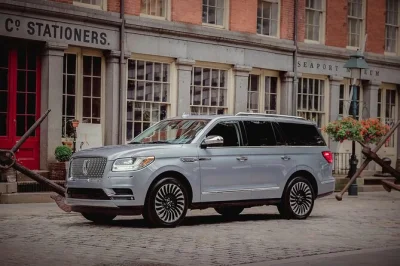 Feel the city’s pulse from a private suv as a real new yorker guides you through lower manhattan, brooklyn heights, chinatown, and more. includes pickup and custom stops.