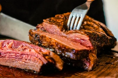 Sample steak, empanadas, and classic buenos aires dishes on a palermo food tour. includes tastings, drinks, and a local guide. book for a real taste of argentina.