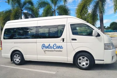 Transfert privé de l’aéroport de punta cana aux hôtels de bavaro. chauffeur bilingue, minivan climatisé, eau offerte et wifi gratuit inclus.