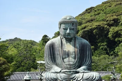 Descubra o grande buda de kamakura, templos e o chinatown de yokohama em um tour privado de 10 horas com motorista que fala inglês. sem complicações, com dicas locais.