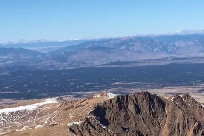 Feel the crisp air atop pikes peak, ride open-air jeeps, and wander garden of the gods with a local guide—includes drinks, snacks, and cozy blankets.
