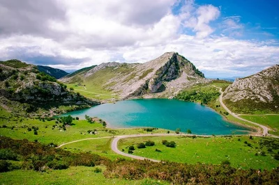 Feel the mist at covadonga lakes, explore the sanctuary, and stroll cangas de onís on a guided day trip from santander with transfers and local tips.