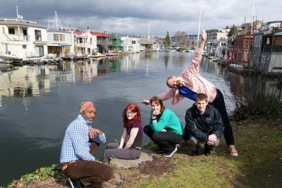 Seattle city tour with local guide—see the space needle, pike place market, fremont troll & more. includes pickup, flexible stops & a touch of quirky humor.