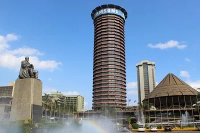 Feel nairobi’s pulse on a day tour—city streets, giraffe centre, national museum, and local food. includes hotel pickup and a guide for easy exploring.