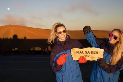 Feel the chill and wonder atop mauna kea with sunset views, stargazing through a pro telescope, local stories, and a hot drink—includes pickup and photos.