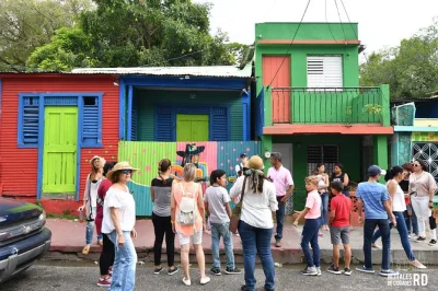Follow murals through santiago’s los pepines, hear local stories, and snack on empanadas or homemade desserts with juice—guided art walk with real neighborhood flavor.