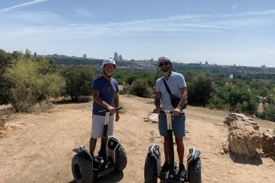 Recorre en segway el parque casa de campo de madrid. disfruta un tour privado de 2 horas off road con guía local, equipo y entrenamiento incluidos.